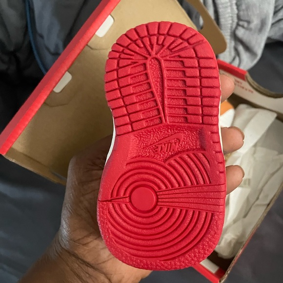 Nike low top baby dunks - Picture 3 of 3